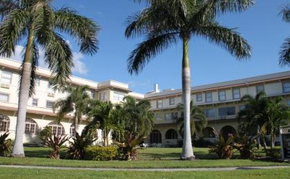 Crystal Bay Hotel St Pete